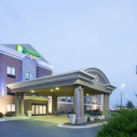 Holiday Inn Express Kansas City - At The Legends! By Ihg Bonner Springs Bagian luar foto