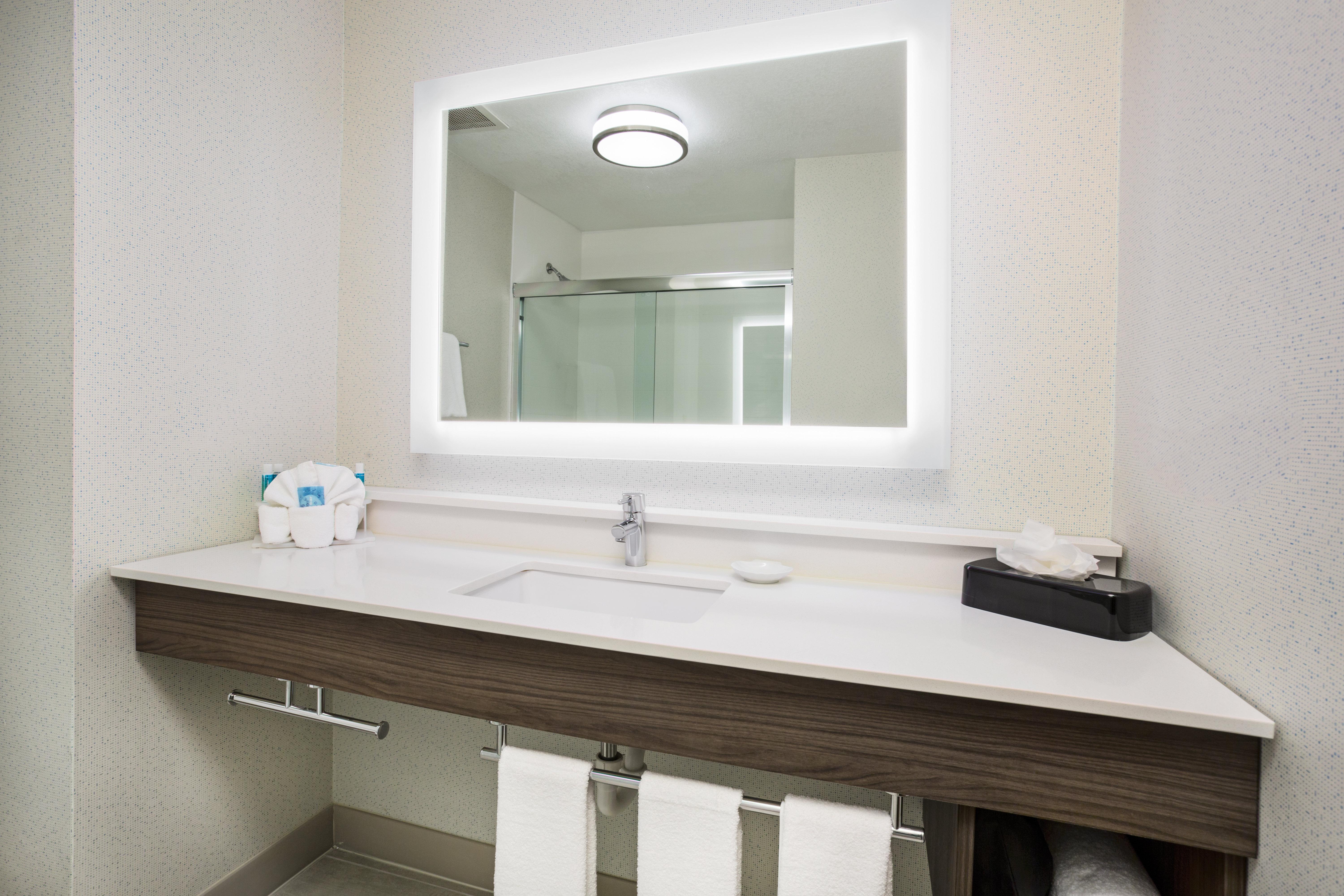 Holiday Inn Express Kansas City - At The Legends! By Ihg Bonner Springs Ruang foto
