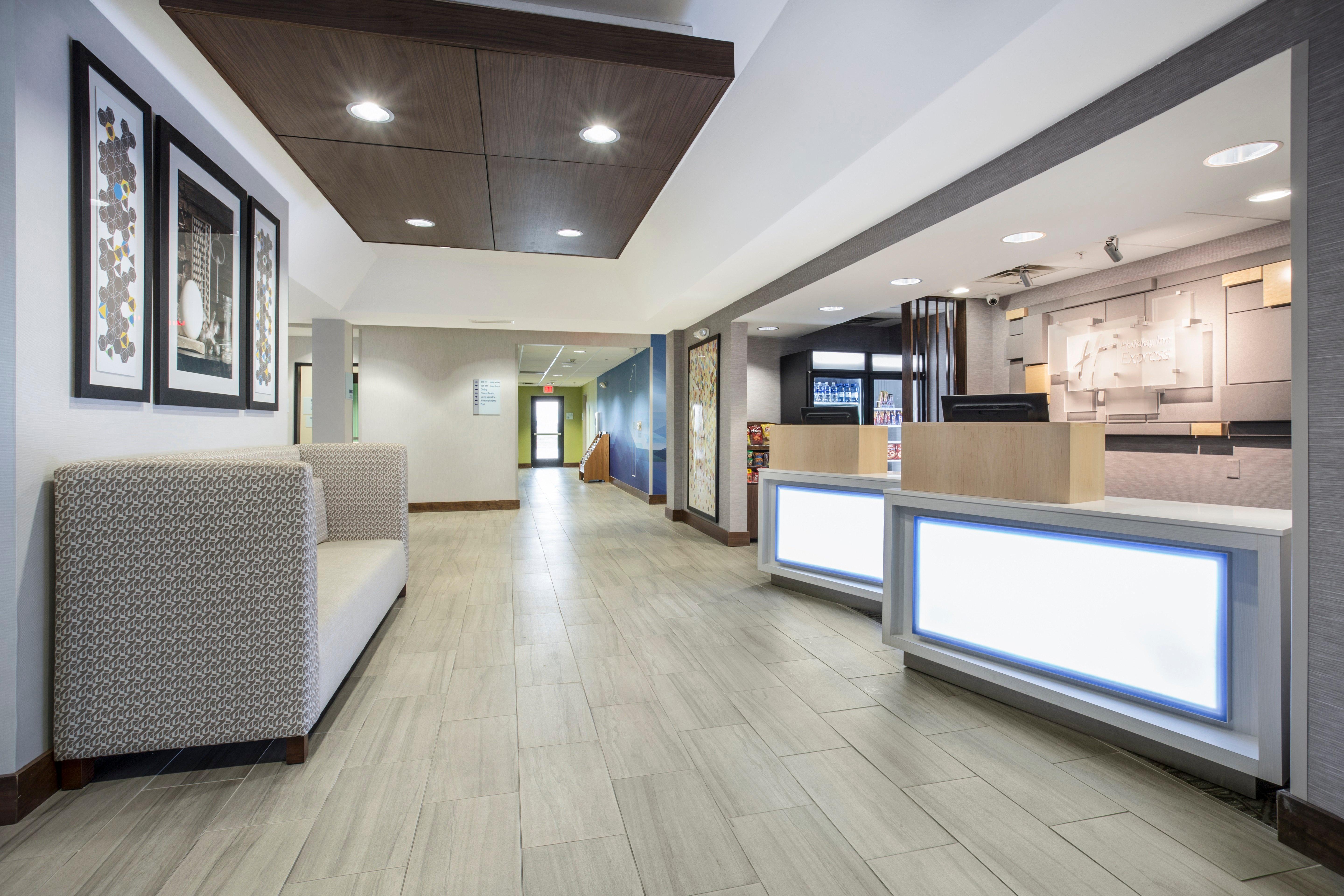 Holiday Inn Express Kansas City - At The Legends! By Ihg Bonner Springs Bagian luar foto