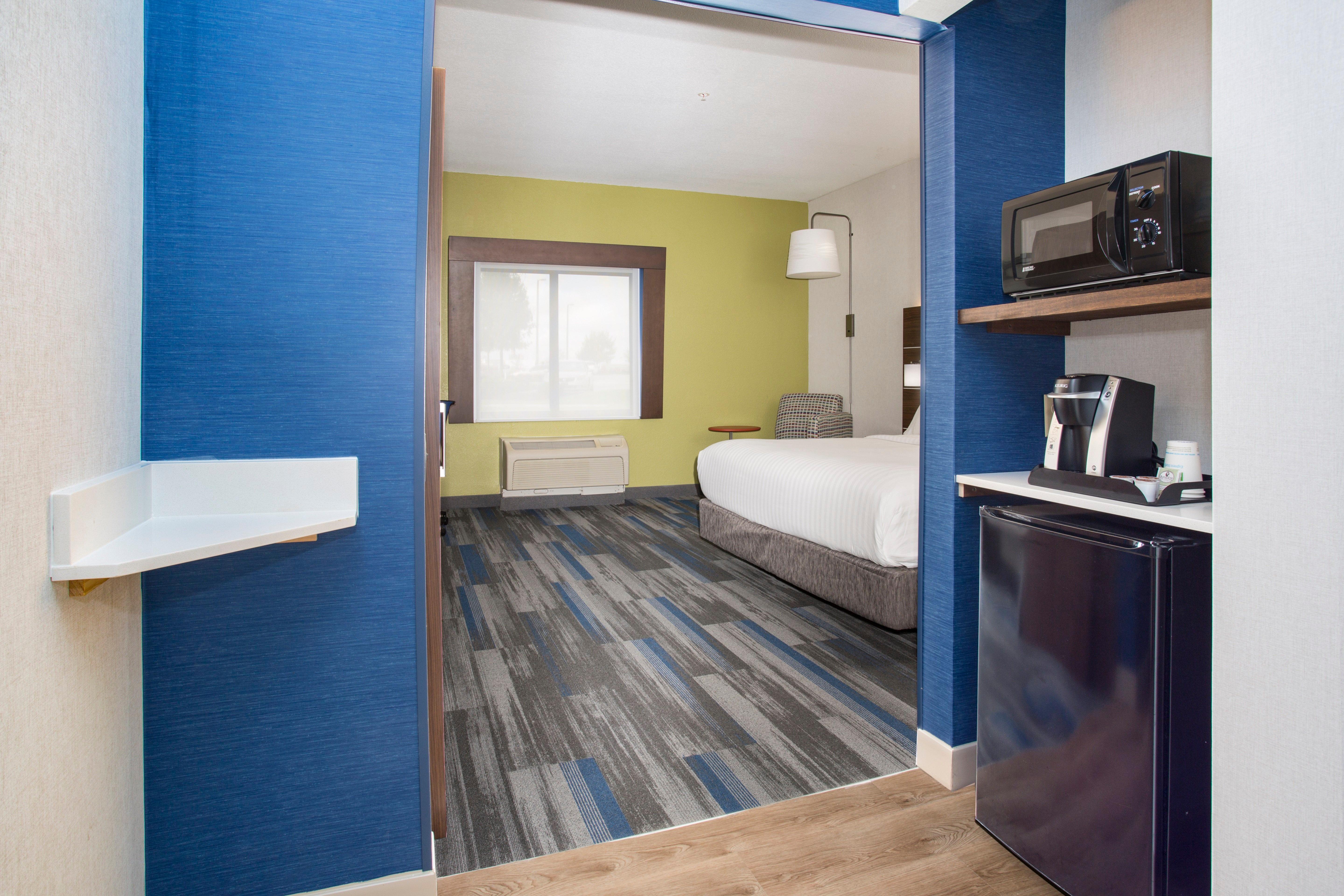 Holiday Inn Express Kansas City - At The Legends! By Ihg Bonner Springs Ruang foto