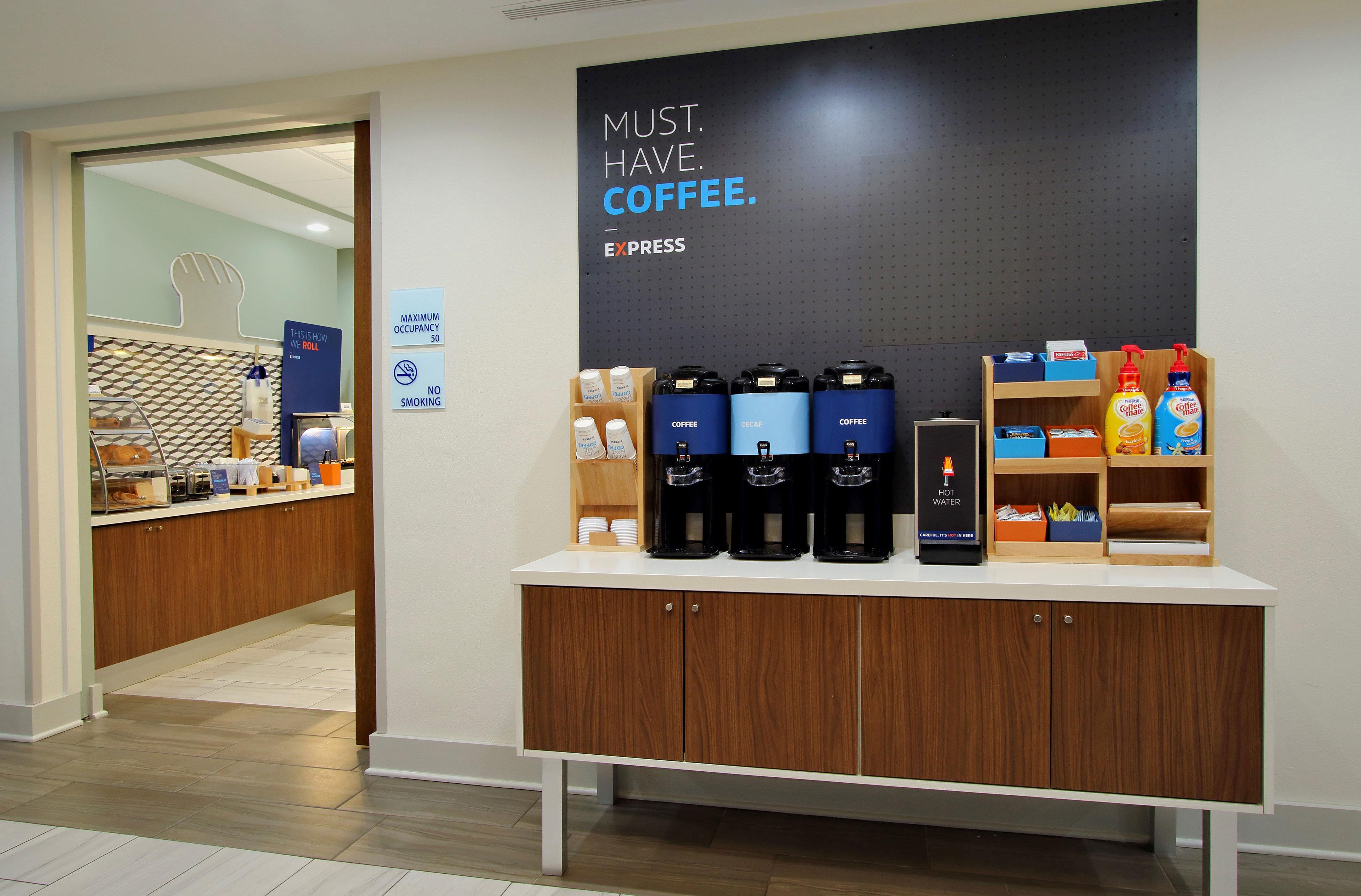 Holiday Inn Express Kansas City - At The Legends! By Ihg Bonner Springs Bagian luar foto