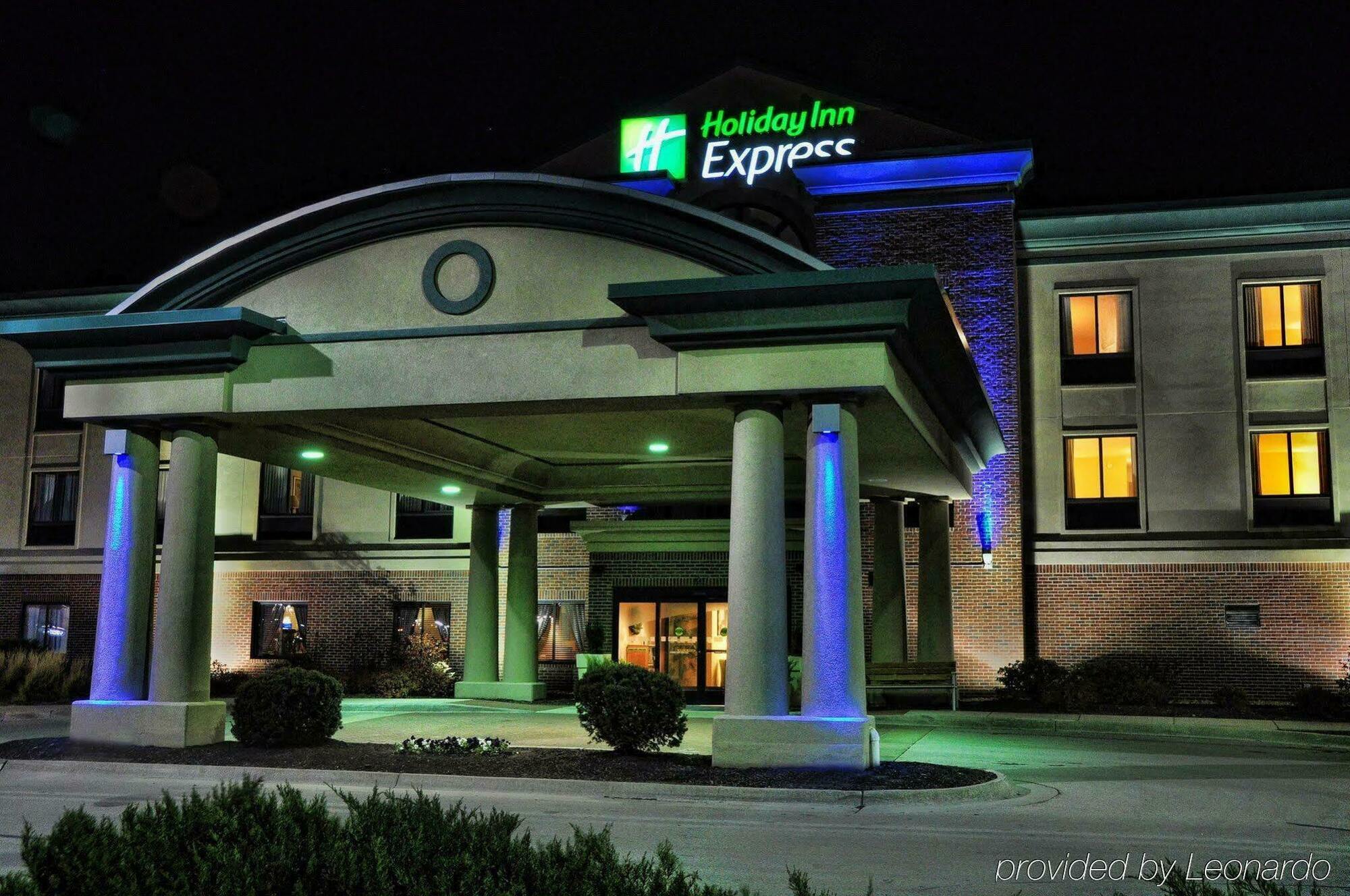 Holiday Inn Express Kansas City - At The Legends!, An Ihg Hotel Bagian luar foto